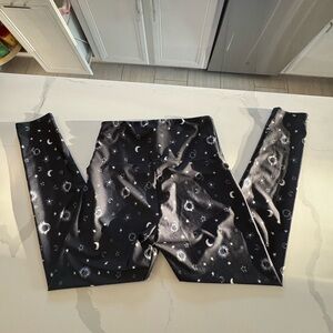 Onzie Black Celestial Leggings